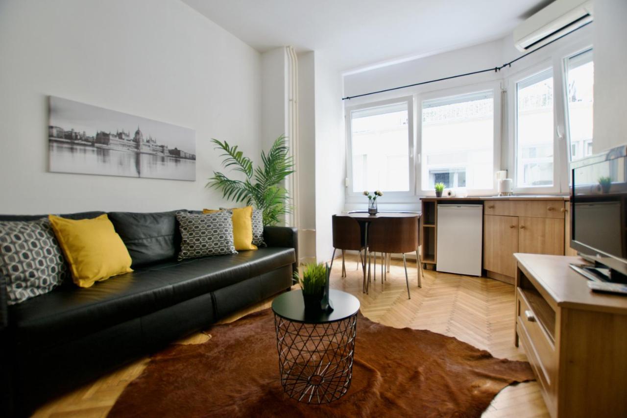 Standard Apartment By Hi5 - Petofi 12 Budapest Ngoại thất bức ảnh