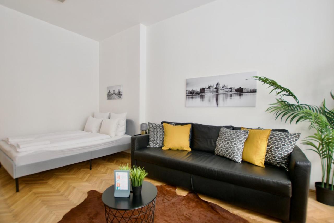 Standard Apartment By Hi5 - Petofi 12 Budapest Ngoại thất bức ảnh