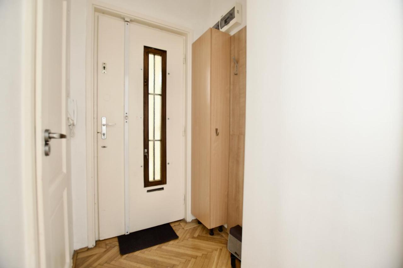 Standard Apartment By Hi5 - Petofi 12 Budapest Ngoại thất bức ảnh