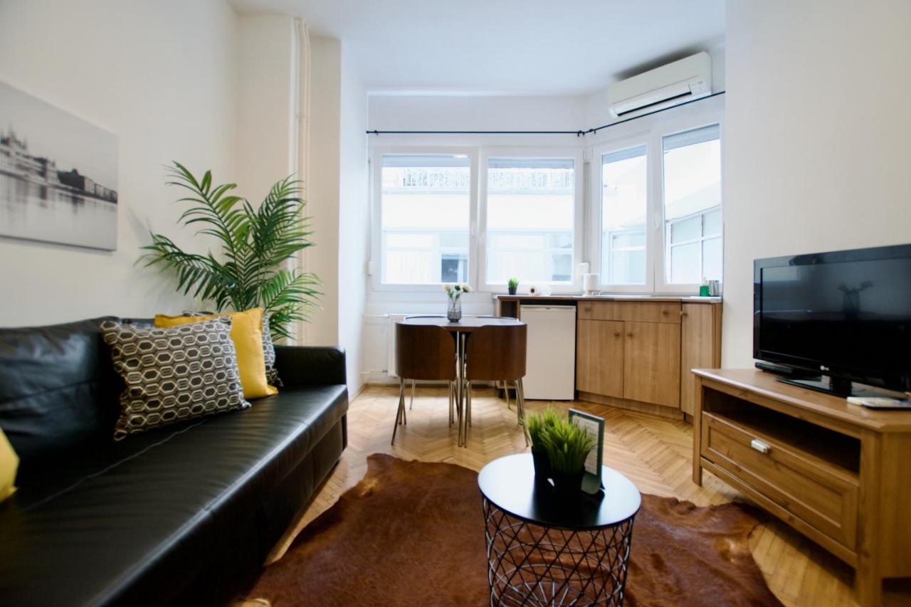 Standard Apartment By Hi5 - Petofi 12 Budapest Ngoại thất bức ảnh